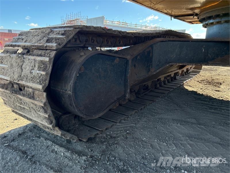 JCB JS220 LC Tracked Excavator Lánctalpas kotrók
