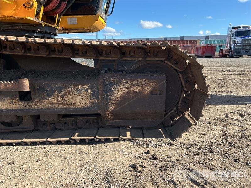 JCB JS220 LC Tracked Excavator Lánctalpas kotrók