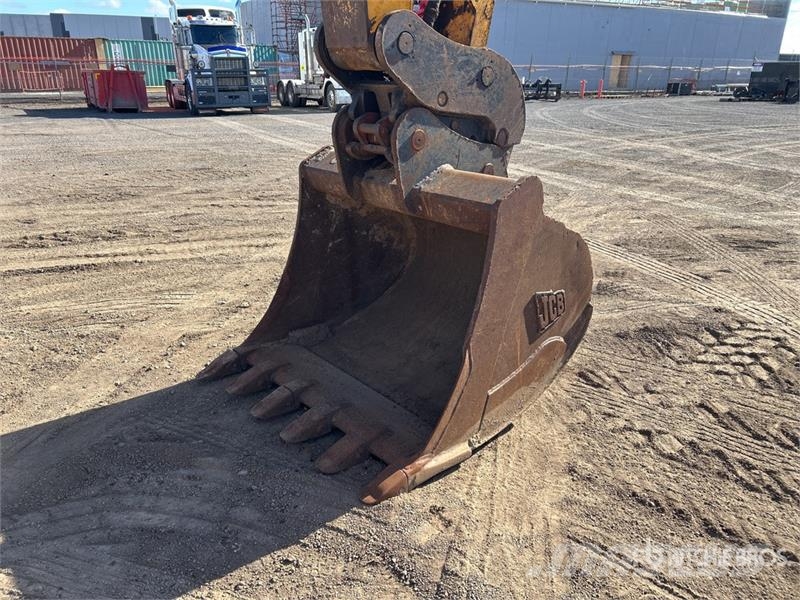JCB JS220 LC Tracked Excavator Lánctalpas kotrók