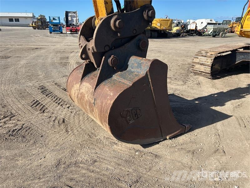 JCB JS220 LC Tracked Excavator Lánctalpas kotrók
