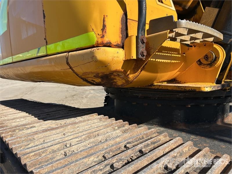 JCB JS220 LC Tracked Excavator Lánctalpas kotrók