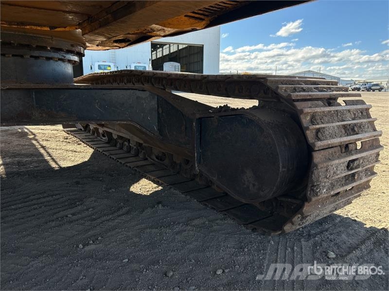 JCB JS220 LC Tracked Excavator Lánctalpas kotrók