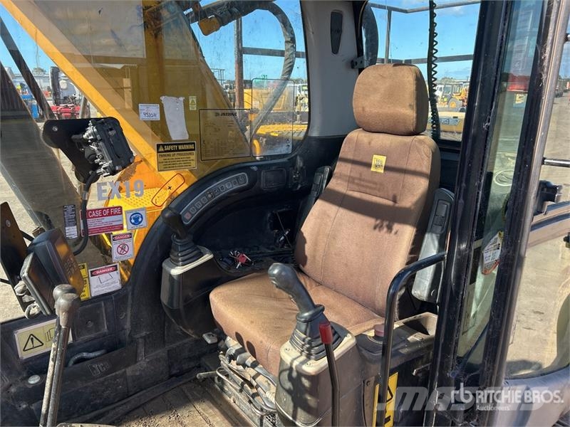 JCB JS220 LC Tracked Excavator Lánctalpas kotrók