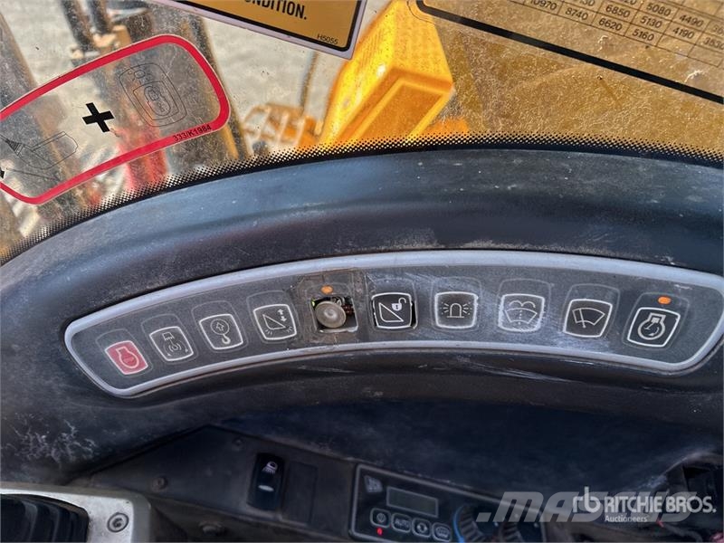 JCB JS220 LC Tracked Excavator Lánctalpas kotrók