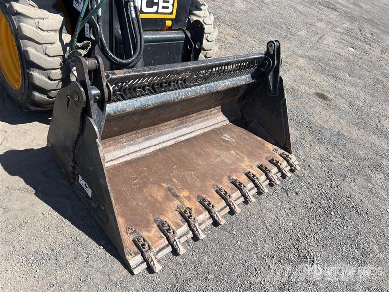 JCB SSL 135HD Skid Steer Loader Smykem řízené nakladače