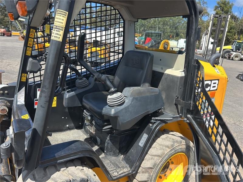 JCB SSL 135HD Skid Steer Loader Smykem řízené nakladače