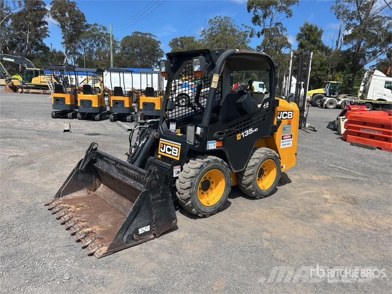 JCB SSL 135HD Skid Steer Loader Smykem řízené nakladače