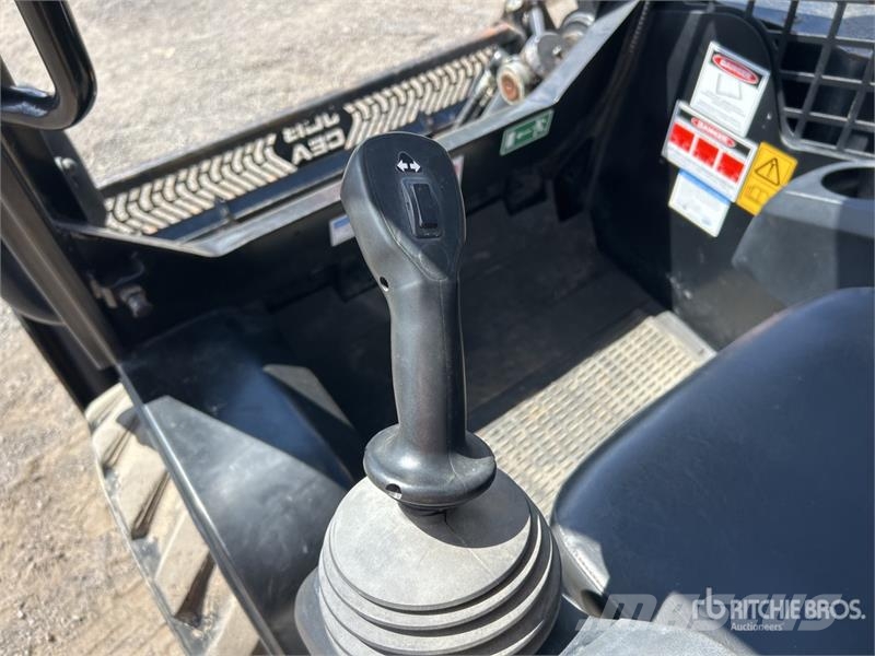 JCB SSL 135HD Skid Steer Loader Smykem řízené nakladače