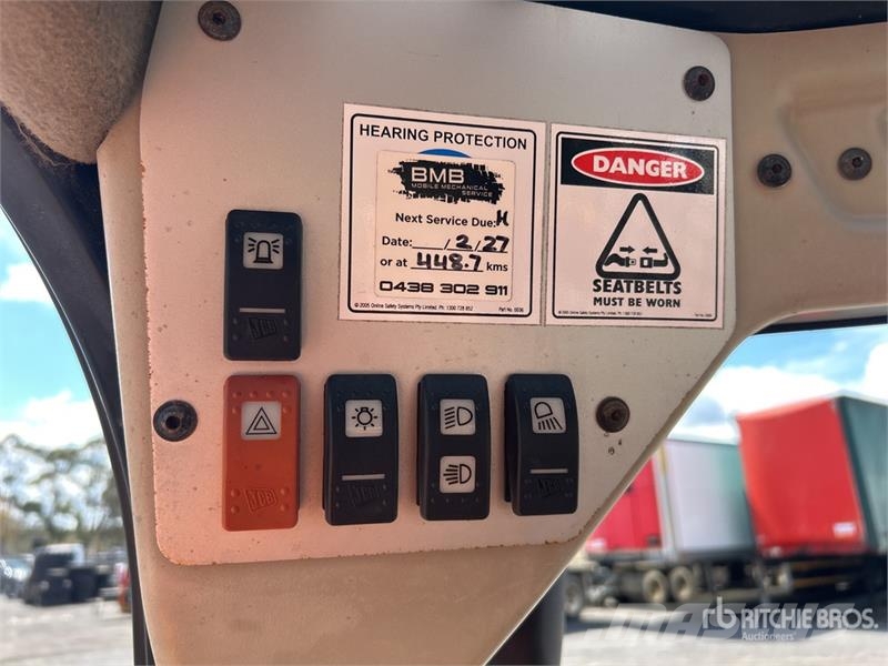 JCB SSL 135HD Skid Steer Loader Smykem řízené nakladače