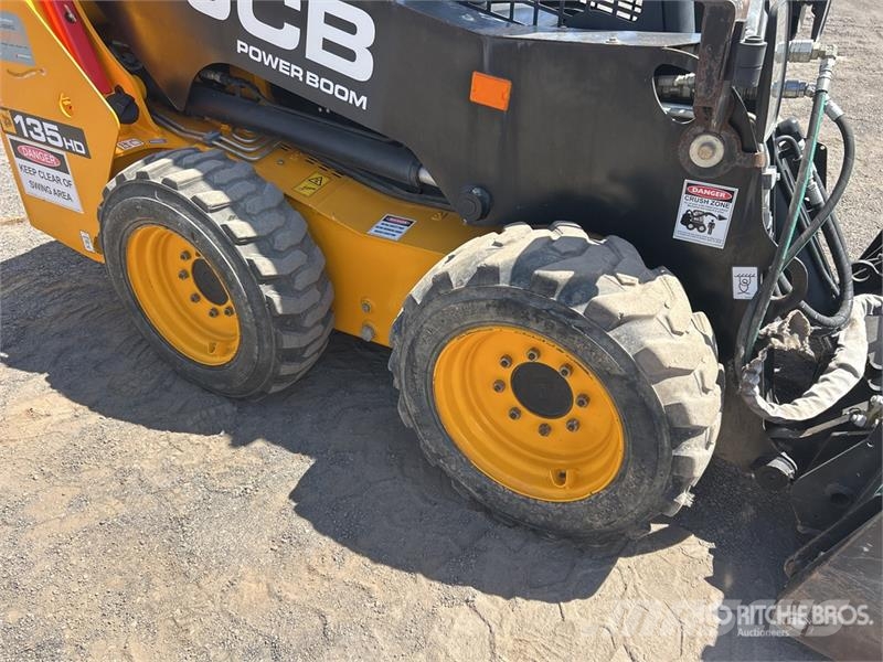 JCB SSL 135HD Skid Steer Loader Smykem řízené nakladače