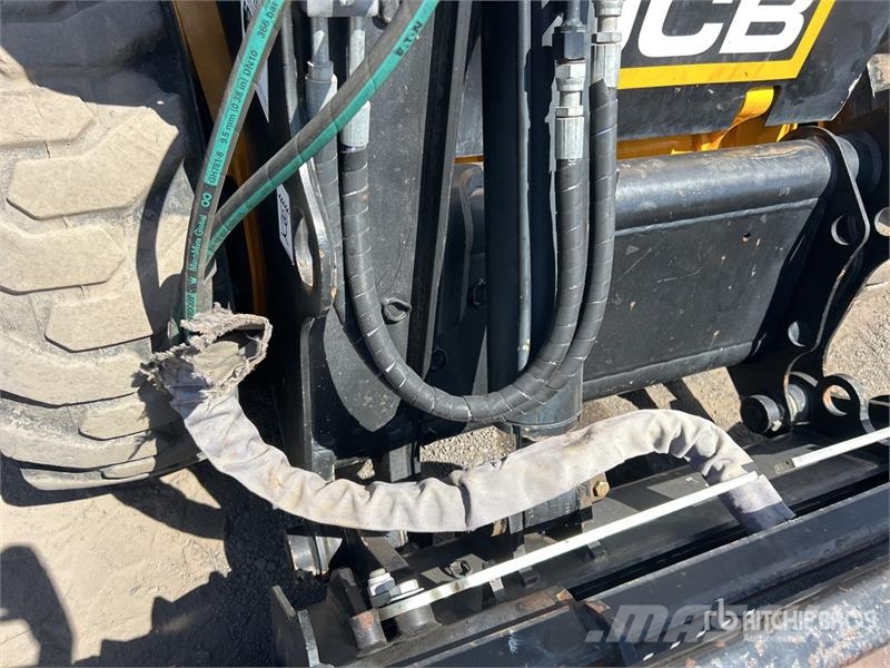 JCB SSL 135HD Skid Steer Loader Smykem řízené nakladače