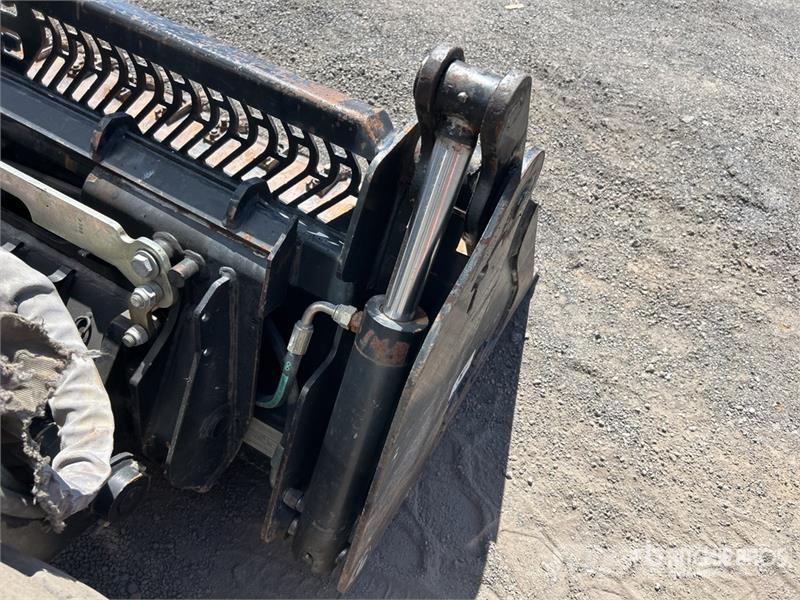 JCB SSL 135HD Skid Steer Loader Smykem řízené nakladače