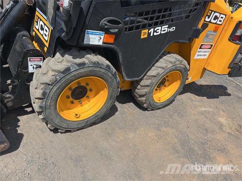 JCB SSL 135HD Skid Steer Loader Smykem řízené nakladače