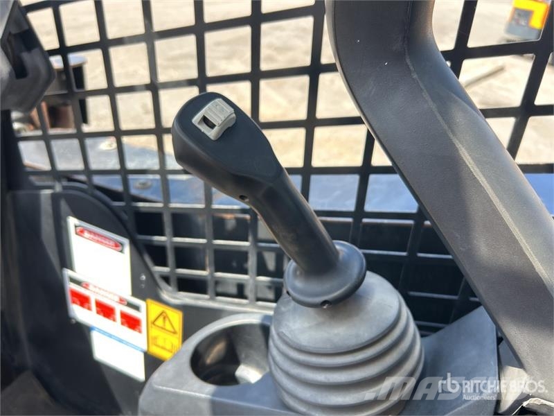 JCB SSL 135HD Skid Steer Loader Smykem řízené nakladače