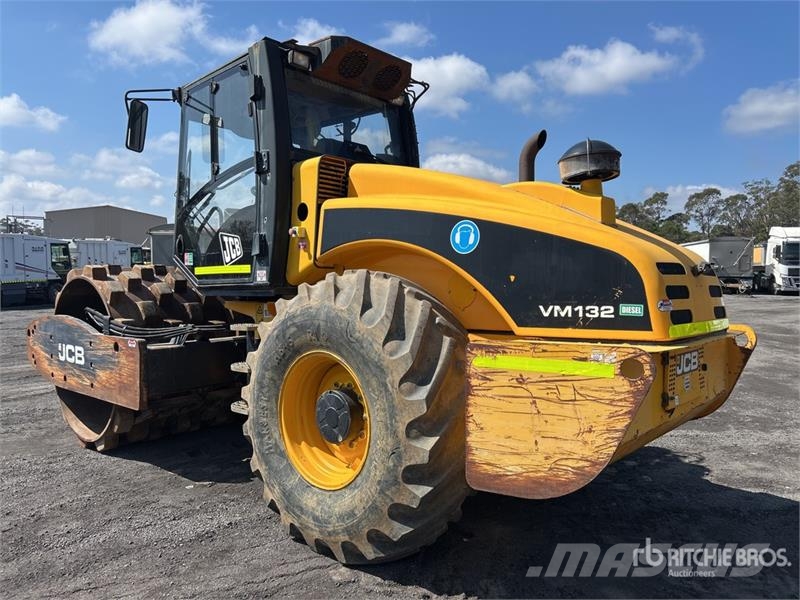 JCB Vibromax VM132PD Padfoot Drum Compactor Single drum rollers