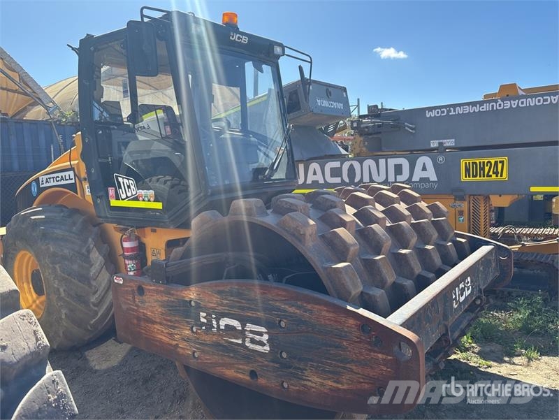JCB Vibromax VM132PD Padfoot Drum Compactor Walzenzüge