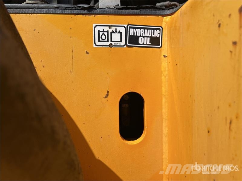 JCB Vibromax VM132PD Padfoot Drum Compactor Single drum rollers