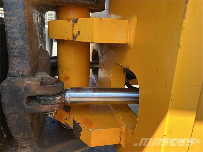 JCB Vibromax VM132PD Padfoot Drum Compactor Single drum rollers
