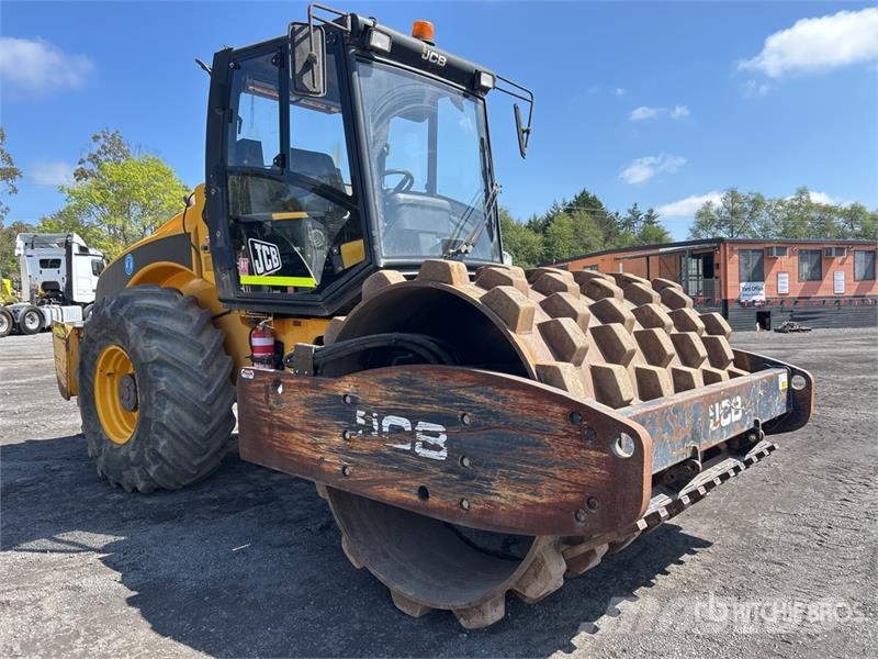 JCB Vibromax VM132PD Padfoot Drum Compactor Single drum rollers