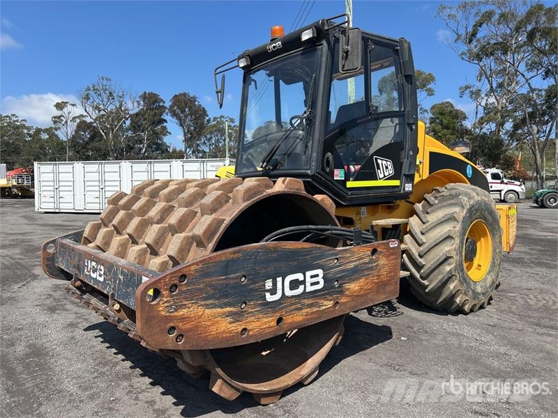 JCB Vibromax VM132PD Padfoot Drum Compactor Single drum rollers