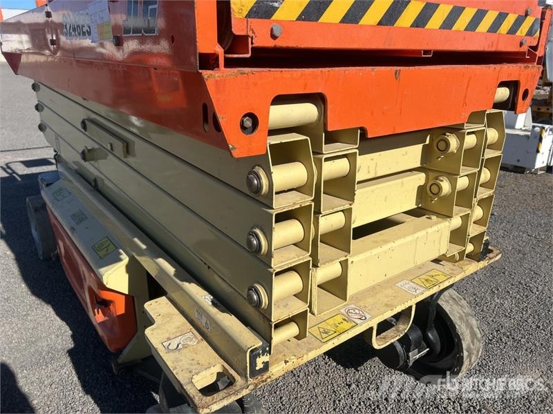 JLG 3246ES Electric Scissor Lift رافعات مقصية الشكل