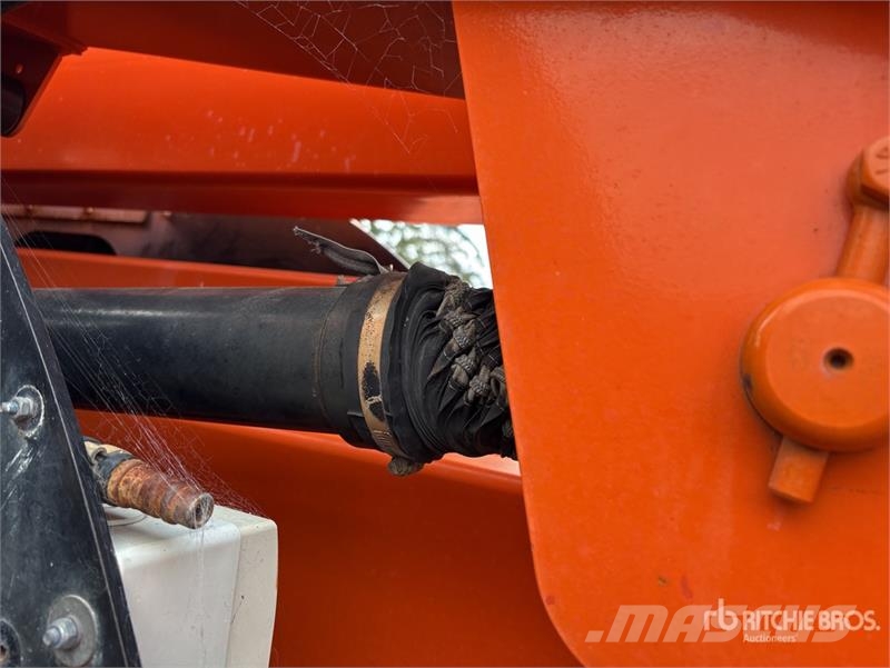 JLG 450AJ 2WD Diesel Articulating Boom Lift Articulated boom lifts
