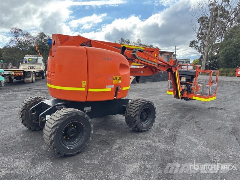 JLG 450AJ 2WD Diesel Articulating Boom Lift Articulated boom lifts