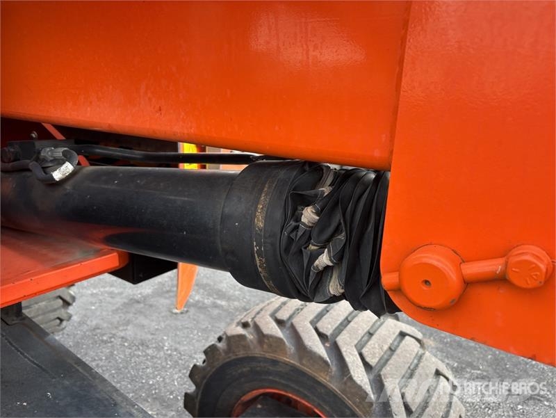 JLG 450AJ 2WD Diesel Articulating Boom Lift Articulated boom lifts