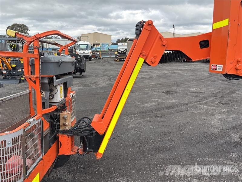 JLG 450AJ 2WD Diesel Articulating Boom Lift Articulated boom lifts