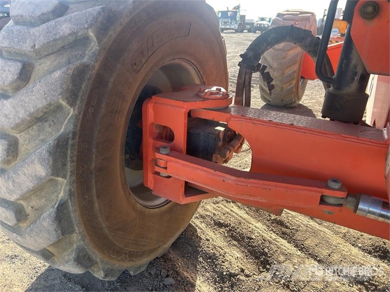 JLG 460SJ 4WD Diesel Telescopic Boom Lift Telescopic boom lifts