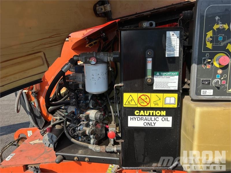 JLG 600AJ 4WD Diesel Articulating Boom Lift Gelenkteleskoparbeitsbühnen