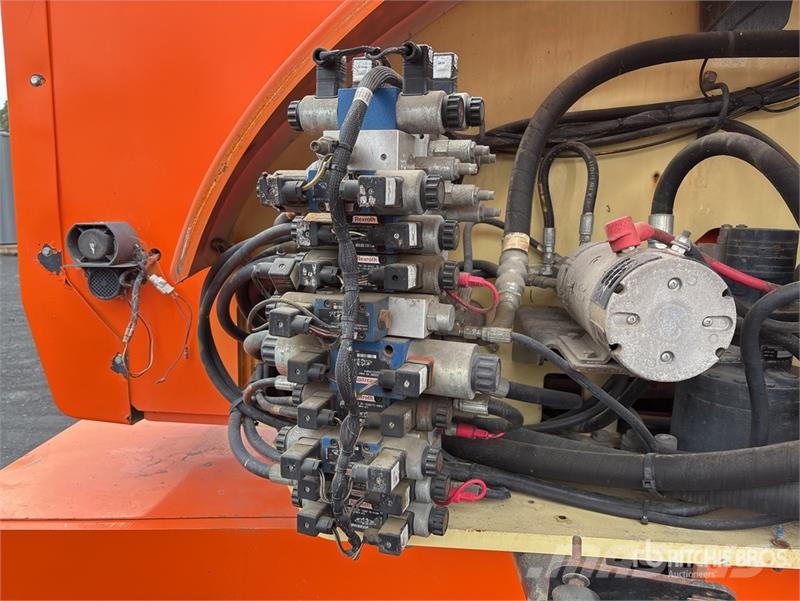 JLG 800 AJ 4WD Diesel Articulating Boom Lift Iseliikuvad poomtõstukid