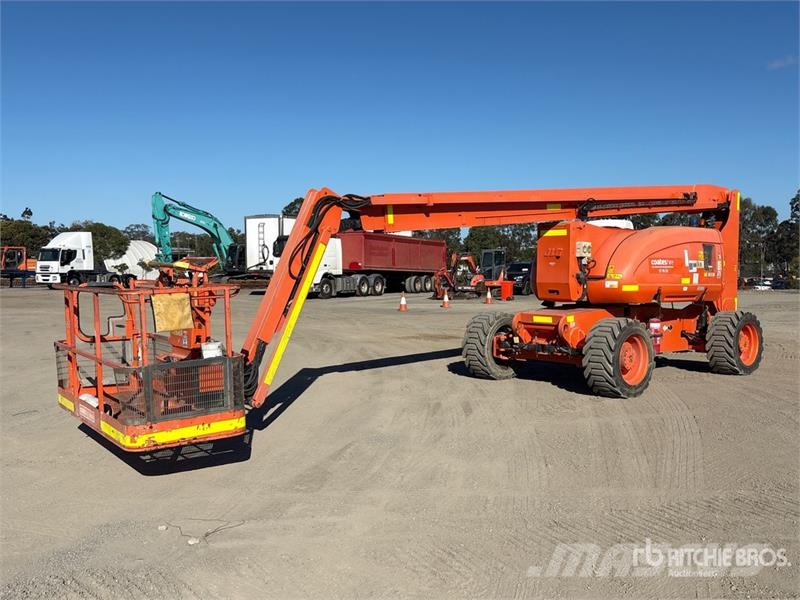 JLG 800 AJ 4WD Diesel Articulating Boom Lift 曲臂高空工作平台