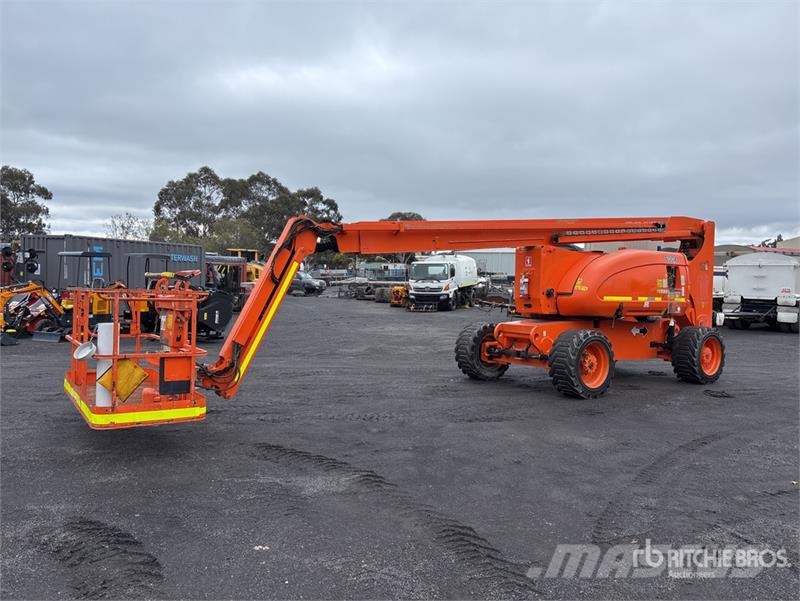 JLG 800 AJ 4WD Diesel Articulating Boom Lift Articulated boom lifts