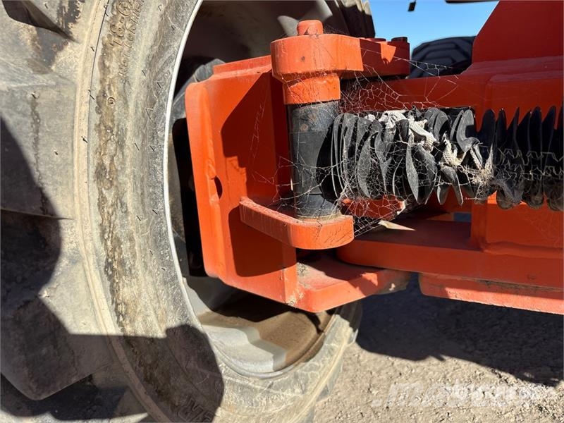 JLG 800 AJ 4WD Diesel Articulating Boom Lift 曲臂高空工作平台