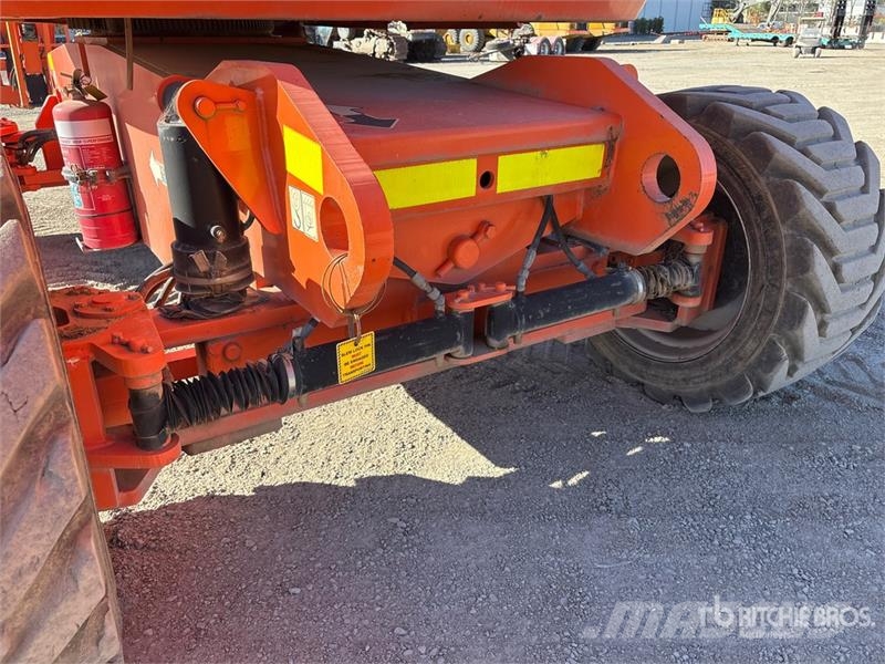 JLG 800 AJ 4WD Diesel Articulating Boom Lift 曲臂高空工作平台