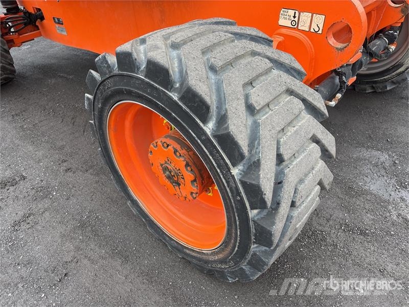 JLG 800 AJ 4WD Diesel Articulating Boom Lift Iseliikuvad poomtõstukid