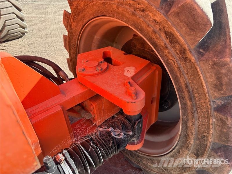 JLG 800 AJ 4WD Diesel Articulating Boom Lift 曲臂高空工作平台