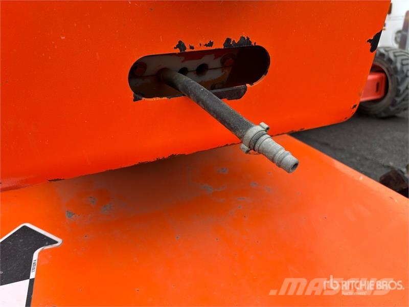 JLG 800 AJ 4WD Diesel Articulating Boom Lift Iseliikuvad poomtõstukid