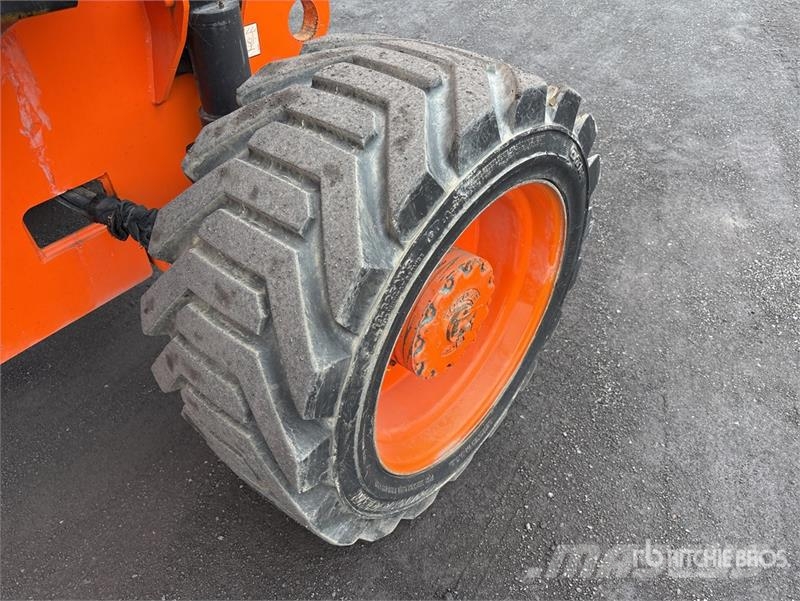 JLG 800 AJ 4WD Diesel Articulating Boom Lift Iseliikuvad poomtõstukid