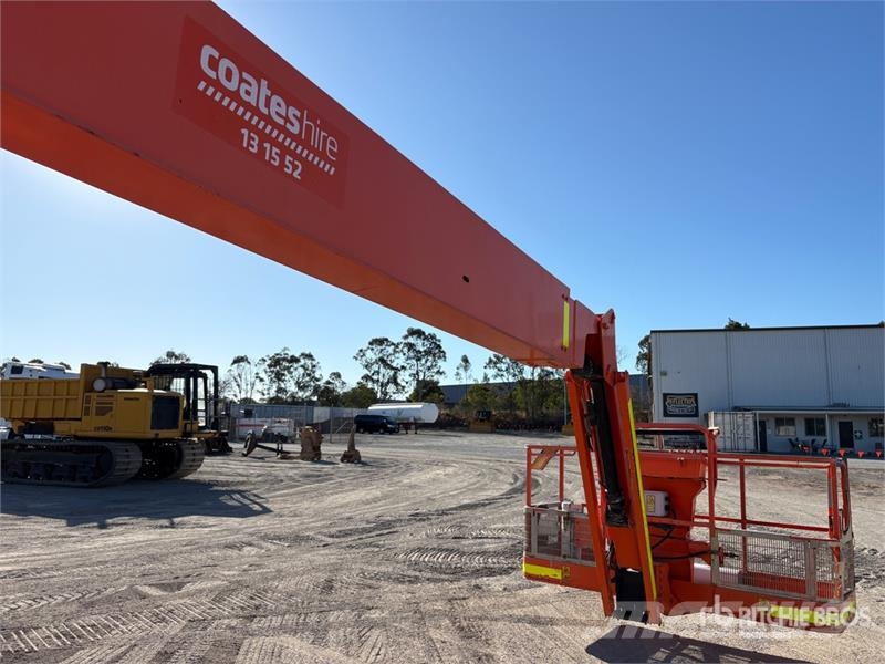 JLG 800 AJ 4WD Diesel Articulating Boom Lift 曲臂高空工作平台