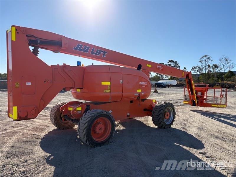 JLG 800 AJ 4WD Diesel Articulating Boom Lift 曲臂高空工作平台