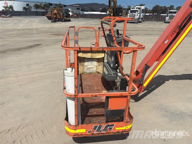 JLG 800 AJ 4WD Diesel Articulating Boom Lift Zglobne podizne platforme