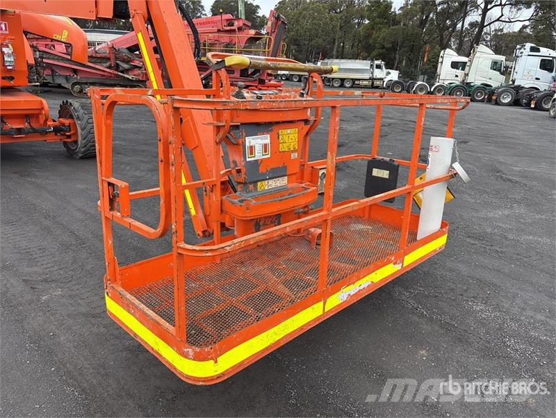 JLG 800 AJ 4WD Diesel Articulating Boom Lift Iseliikuvad poomtõstukid