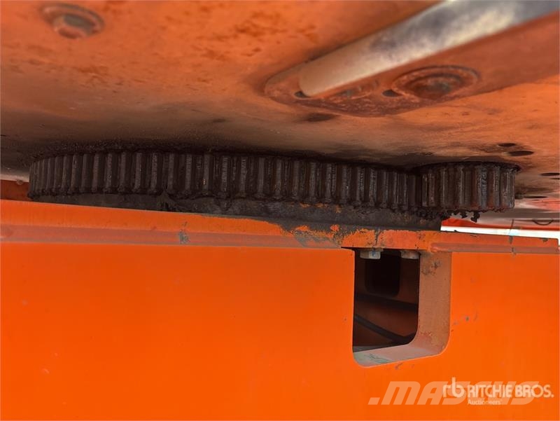 JLG 800 AJ 4WD Diesel Articulating Boom Lift Iseliikuvad poomtõstukid