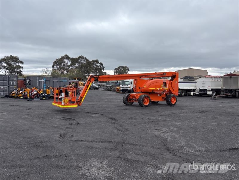 JLG 800 AJ 4WD Diesel Articulating Boom Lift Articulated boom lifts