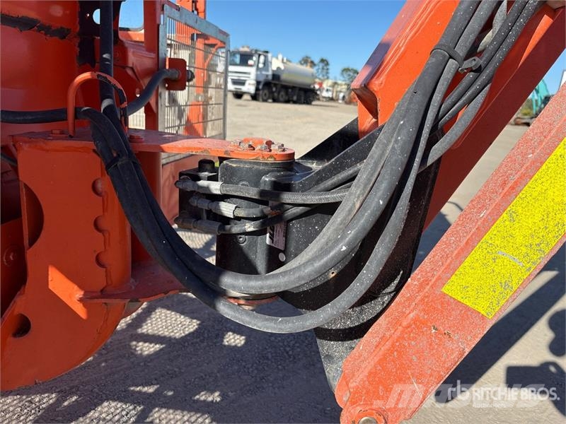 JLG 800 AJ 4WD Diesel Articulating Boom Lift 曲臂高空工作平台