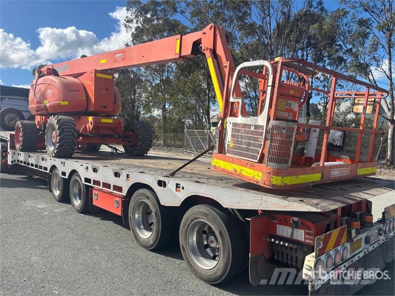 JLG 800 AJ Articulating Boom Lift Articulated boom lifts