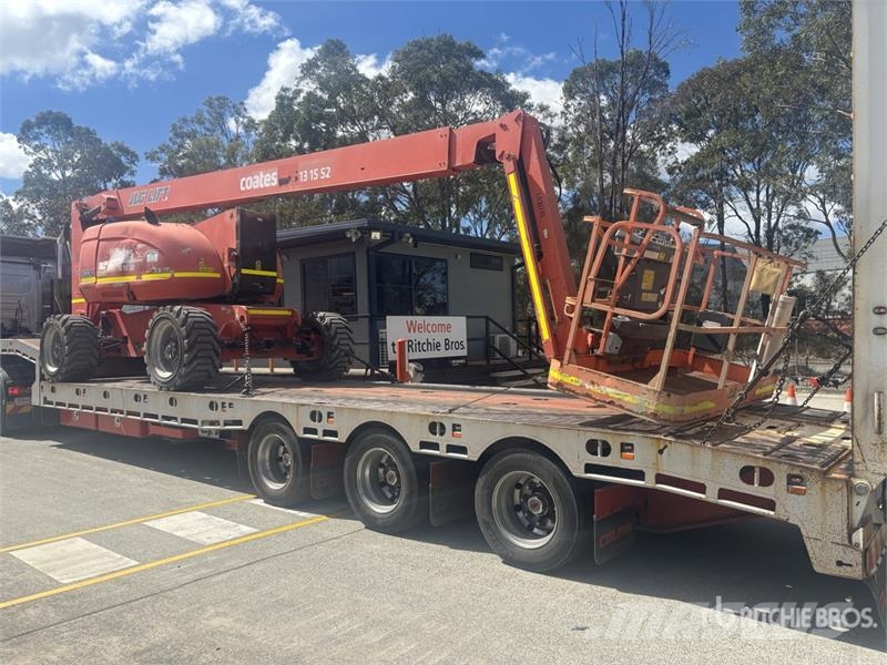 JLG 800 AJ Articulating Boom Lift Karos emelők