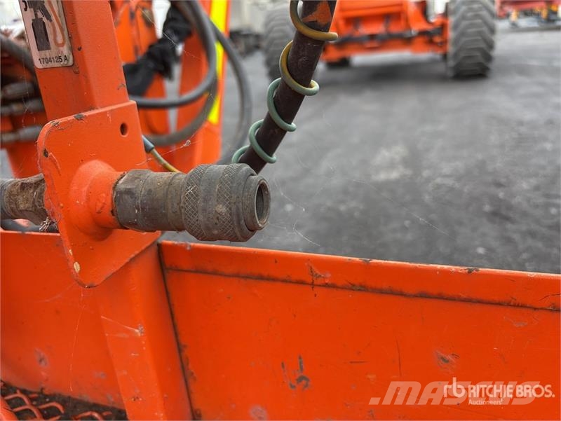 JLG 800AJ 4WD Diesel Articulating Boom Lift Articulated boom lifts
